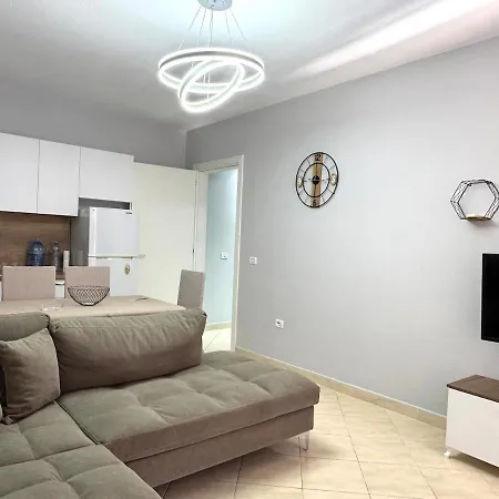 Apartment Kroi Apartment, By The Sea Golem (Tirana)